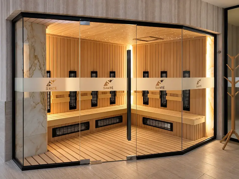 Инфрачервена сауна със стъклени врати и лого Santé в СПА центъра на Santé SPA Hotel, Велинград