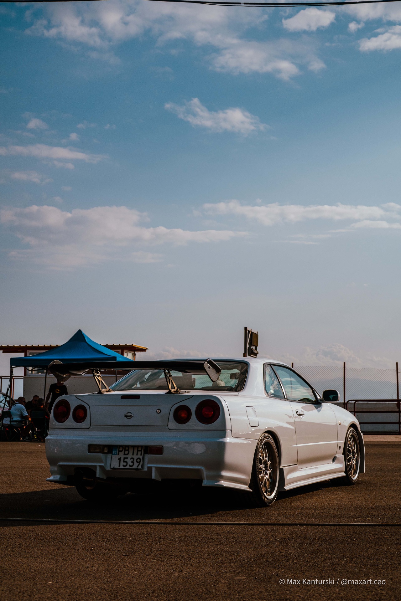 Skyline R34 — гръб